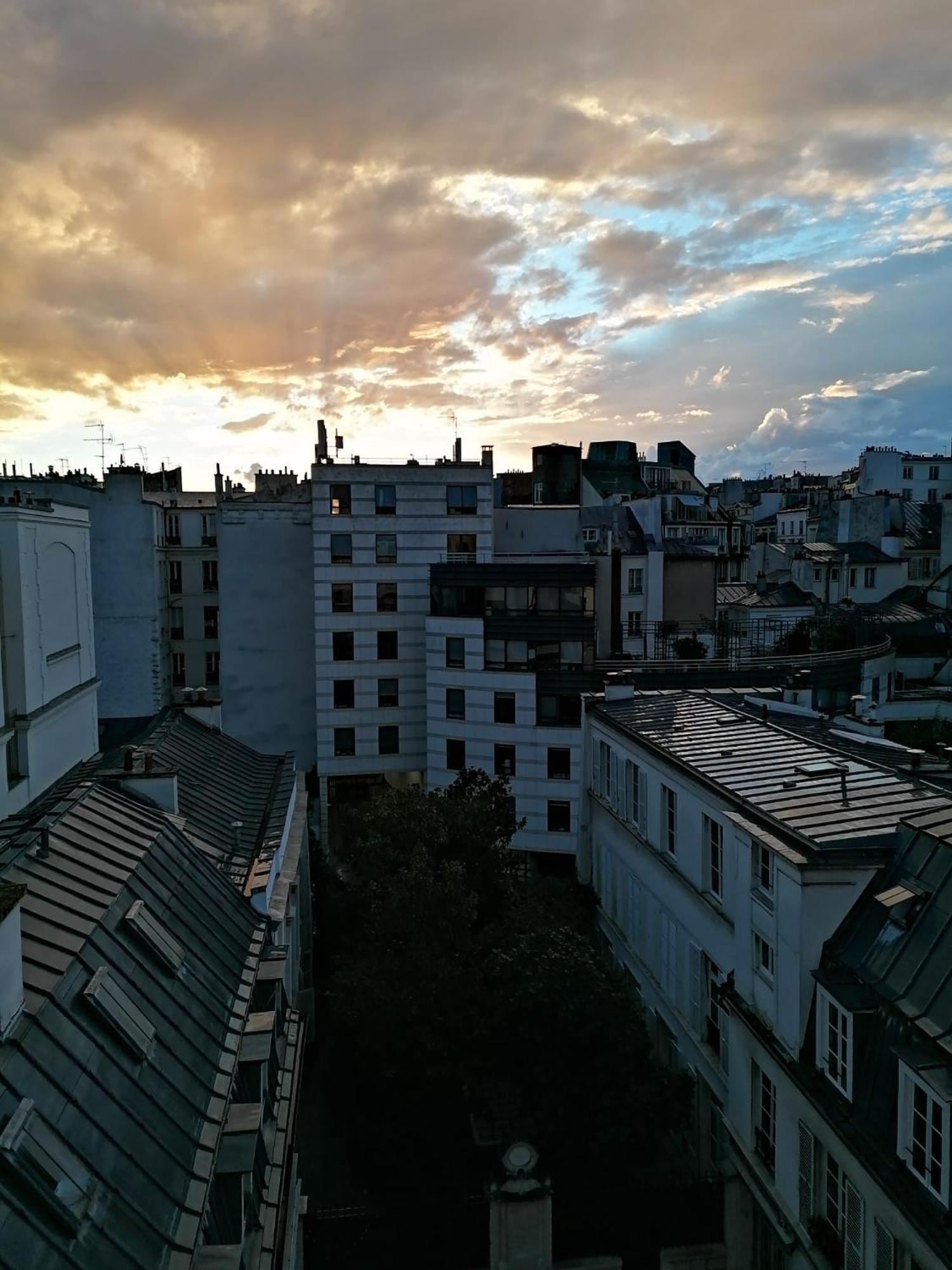 Martyrs Apartment Paris Exterior photo